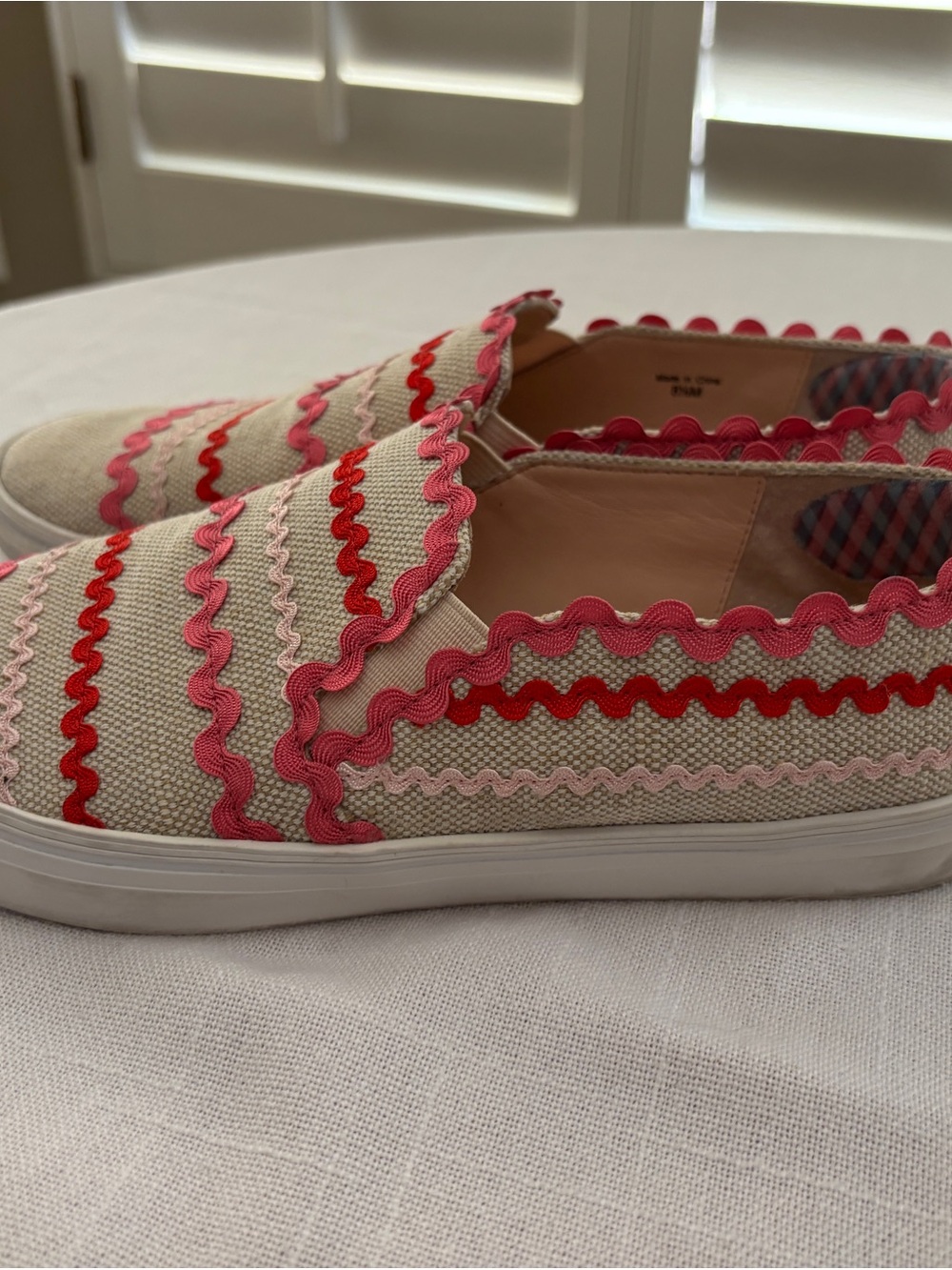 Super Fun Kate Spade Picnic Rosa Plum Slip On Sneakers ~ Women’s 8.5 - Picture 3 of 10